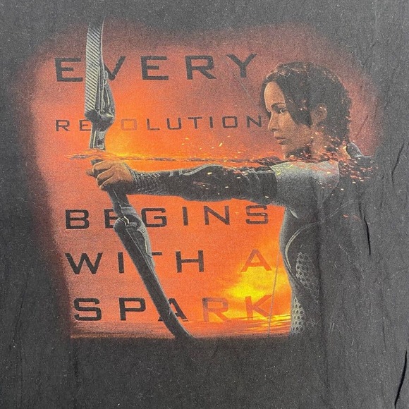 The Hunger Games Graphic Movie Tee Thrifted Vintage Style Size L - Picture 4 of 10